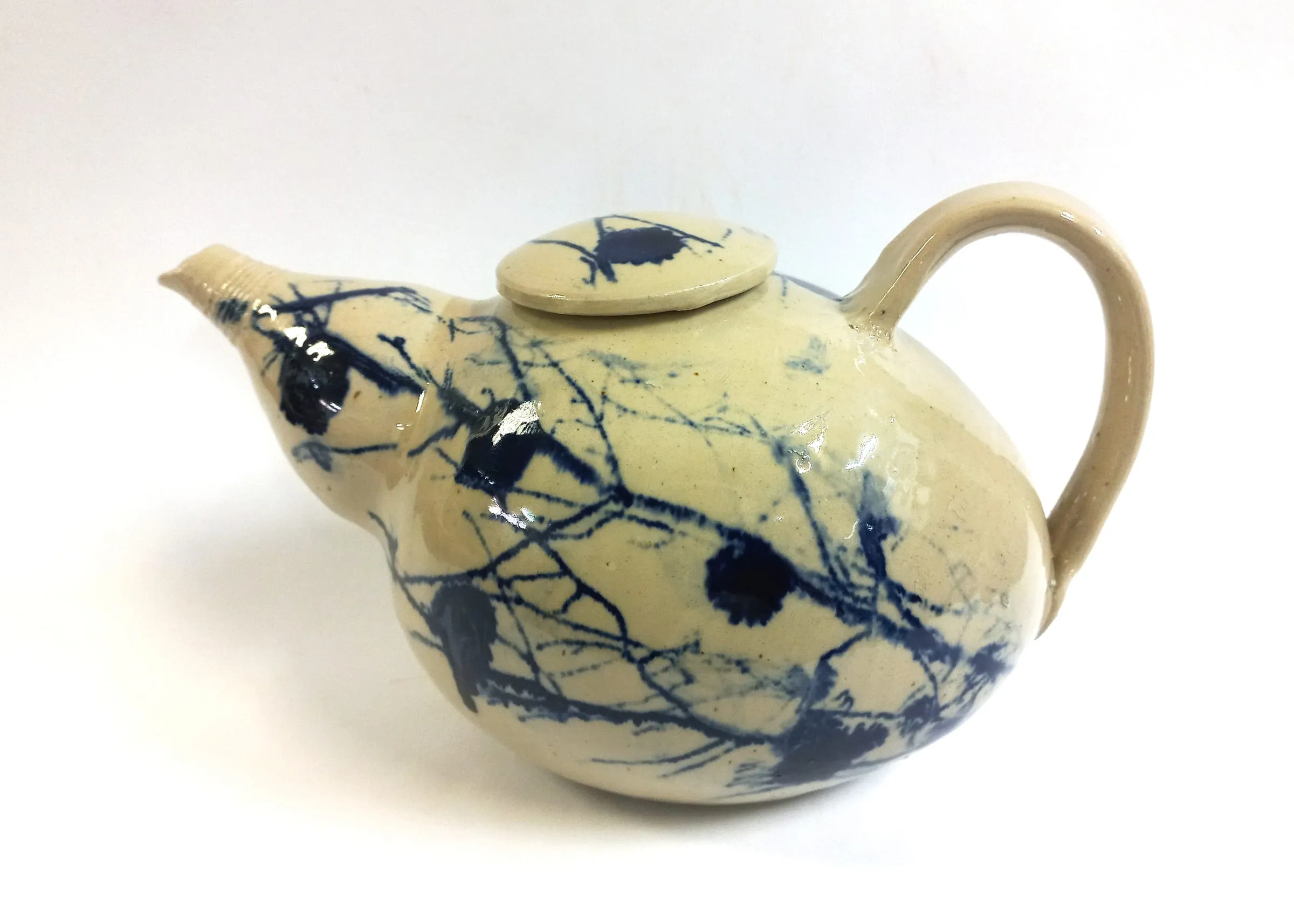 Breathing Teapot: "Blue eyes" · Sara Ben Yosef
